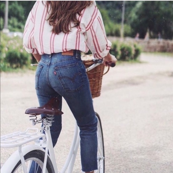 levi's high rise wedgie jeans